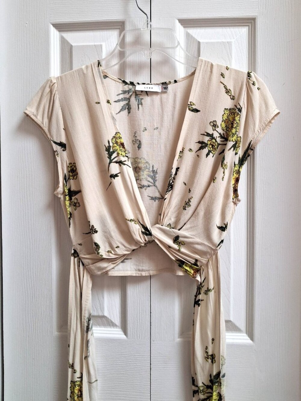 LUSH Beige Floral Cropped Wrap Top sz S